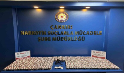 Şüphe üzerine durdurulan araçta binlerce uyuşturucu madde ele geçirildi: 3 tutuklama