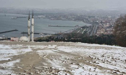 Tekirdağda kar yağışı, 2 farklı atmosfer yaşandı