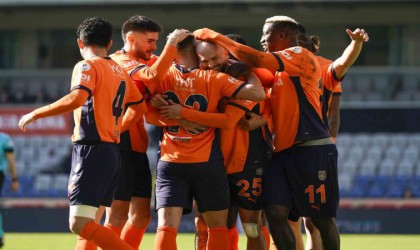 Trendyol Süper Lig: Başakşehir: 1 - Çaykur Rizespor: 0 (İlk yarı)