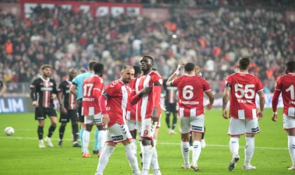 Trendyol Süper Lig: Samsunspor: 1 - Gaziantep FK: 0 (İlk yarı)