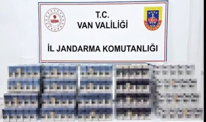 Vanda kayısı çuvalların içerisinde bin 490 paket kaçak sigara ele geçirildi